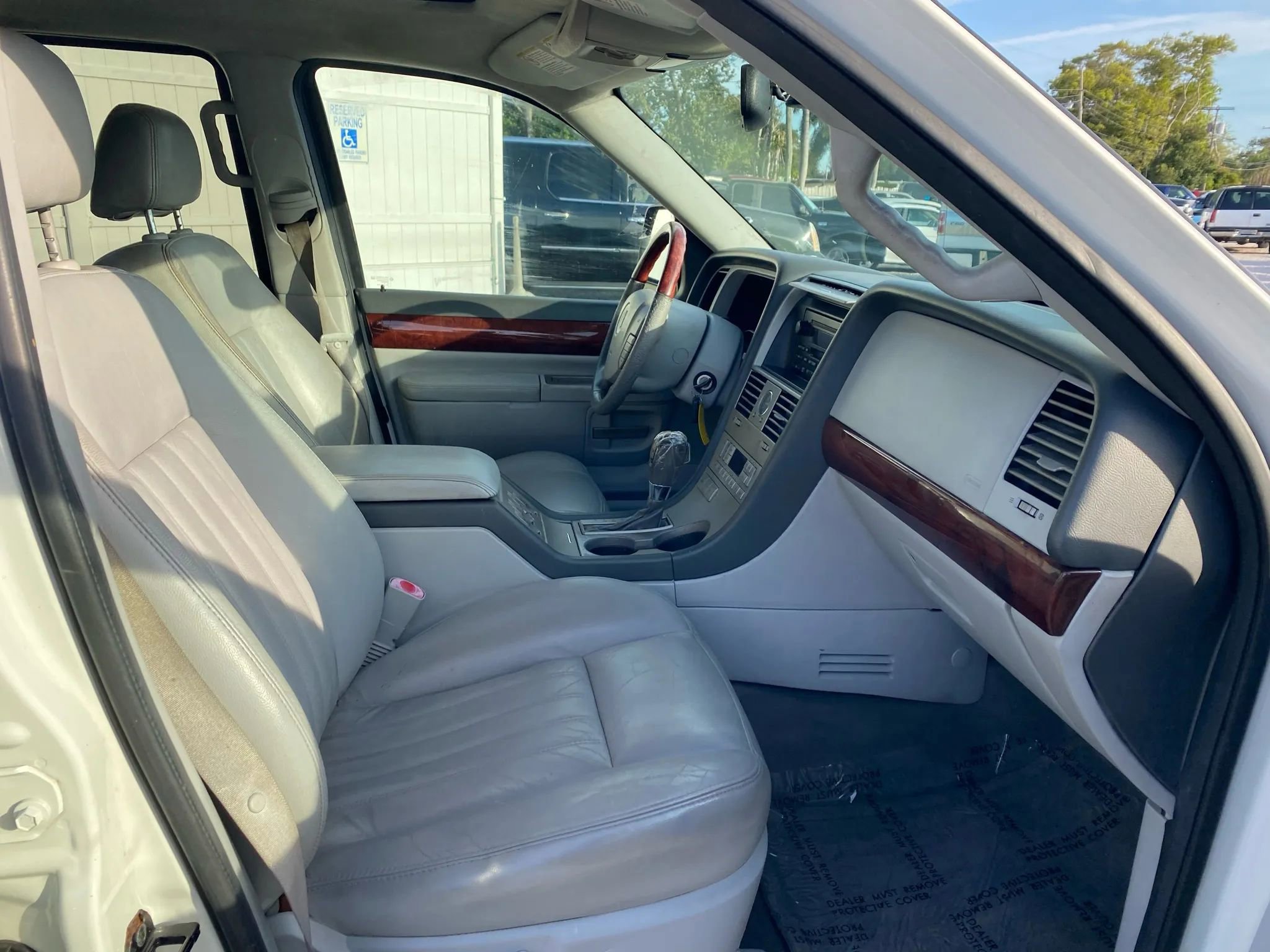 Used 2004 Lincoln Aviator Luxury RWD image 13