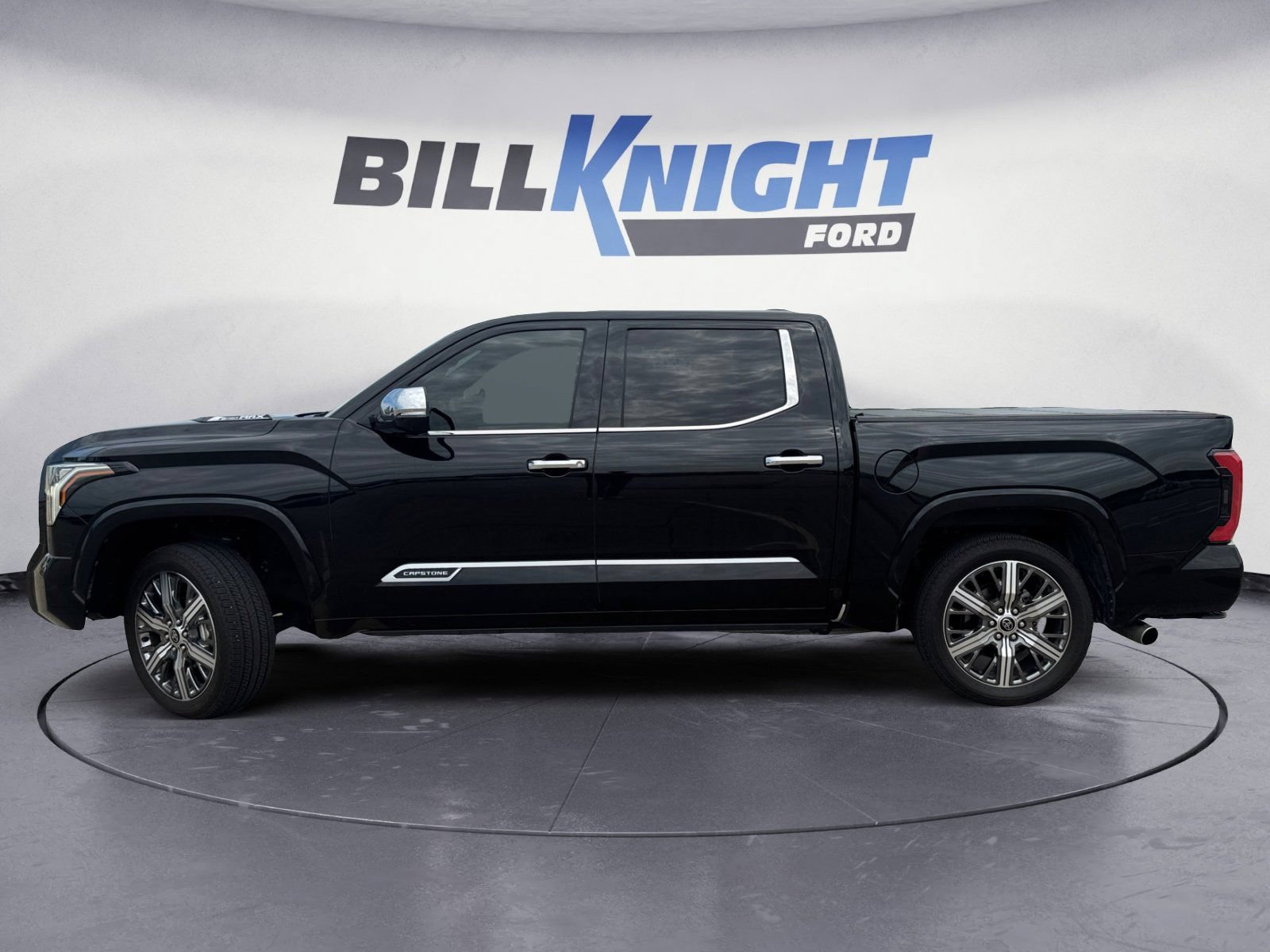 Used 2023 Toyota Tundra Capstone AWD/4WD image 2