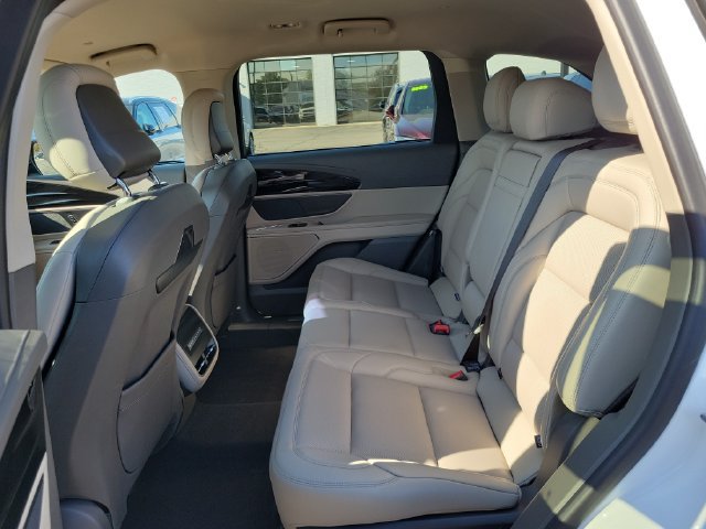 Used 2024 Lincoln Nautilus Premier AWD/4WD image 22