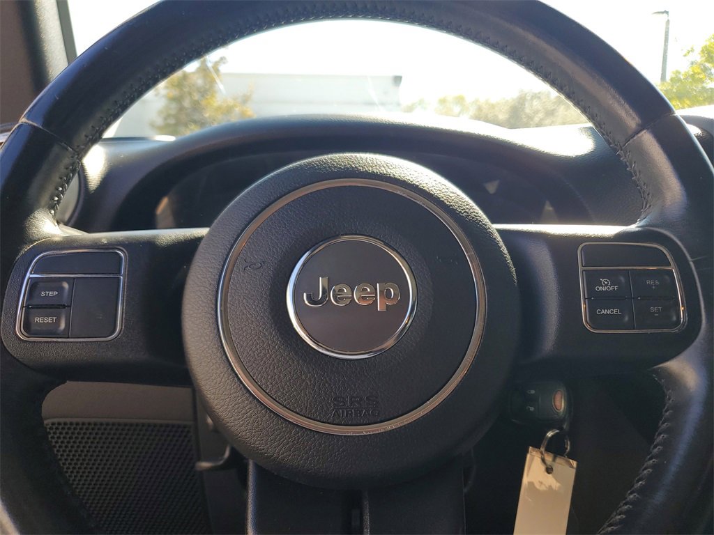 Used 2015 Jeep Wrangler Unlimited Sahara image 24