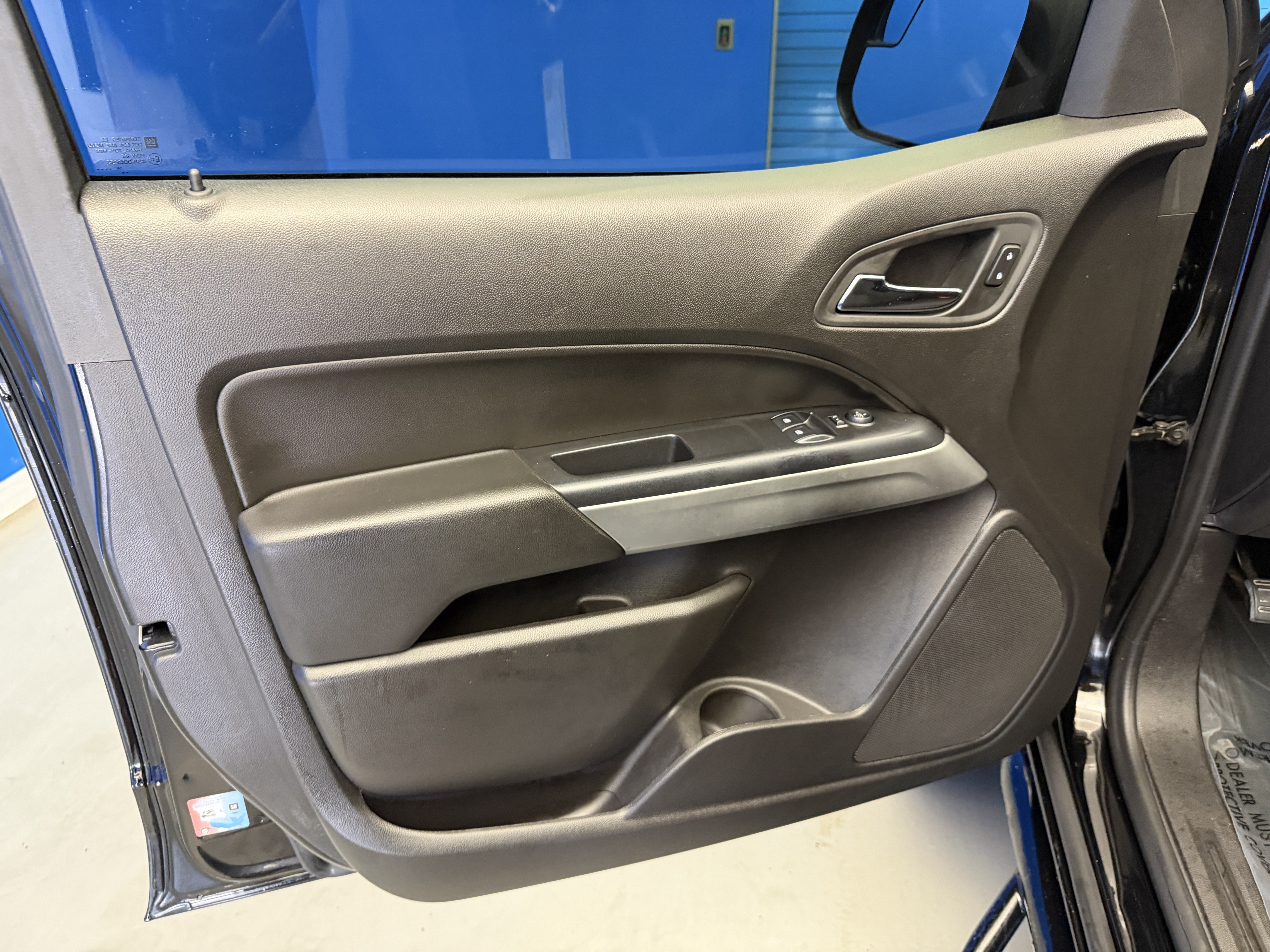 Used 2016 Chevrolet Colorado LT w/ LT Convenience Package AWD/4WD image 9