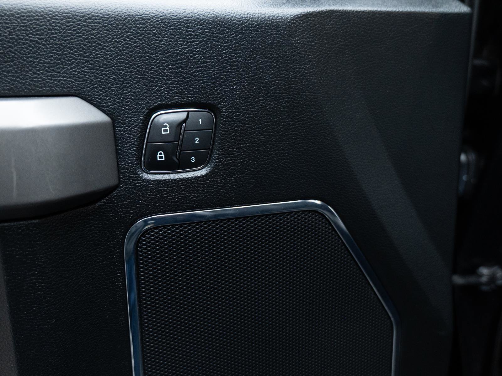 Used 2019 Ford F150 Platinum w/ Technology Package image 28