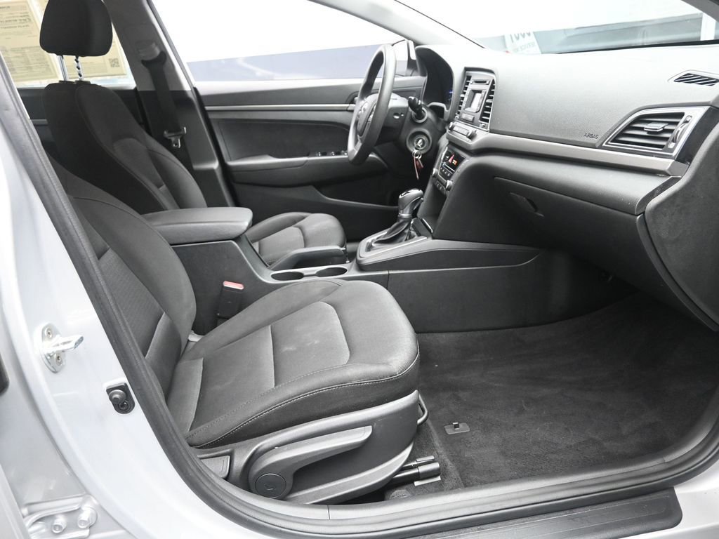 Used 2018 Hyundai Elantra SE w/ Cargo Package image 24