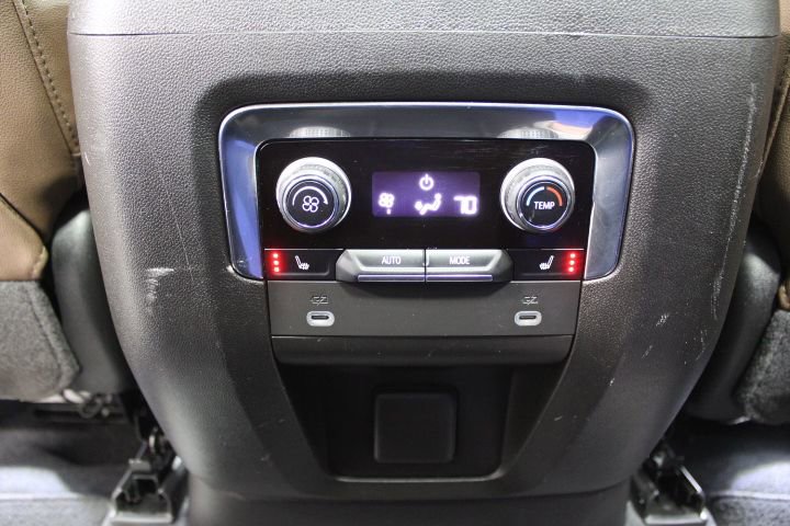 Used 2023 Chevrolet Suburban High Country image 25