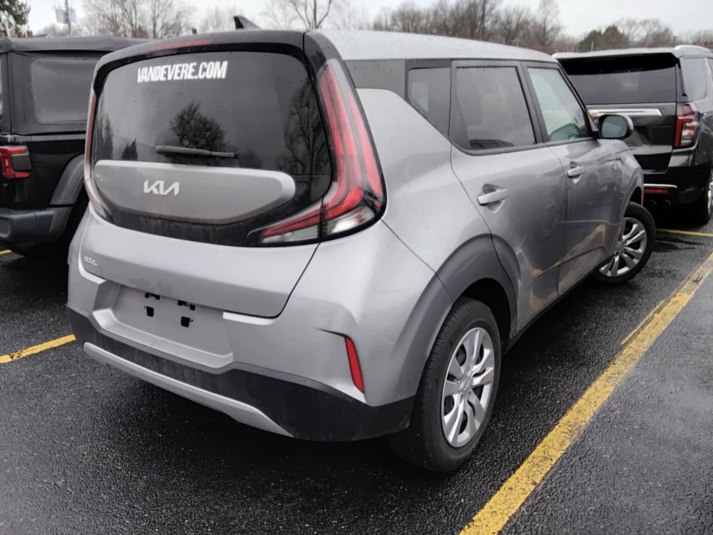 Used 2024 Kia Soul LX image 6