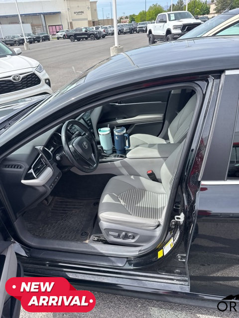 Used 2020 Toyota Camry SE FWD image 15