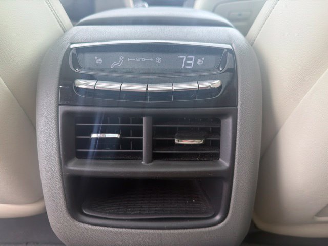 Used 2018 Cadillac XT5 Premium Luxury FWD image 18