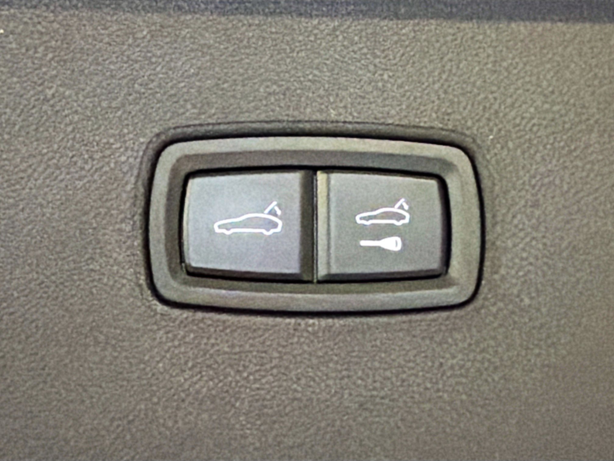 Used 2025 Porsche Cayenne Turbo AWD/4WD image 14