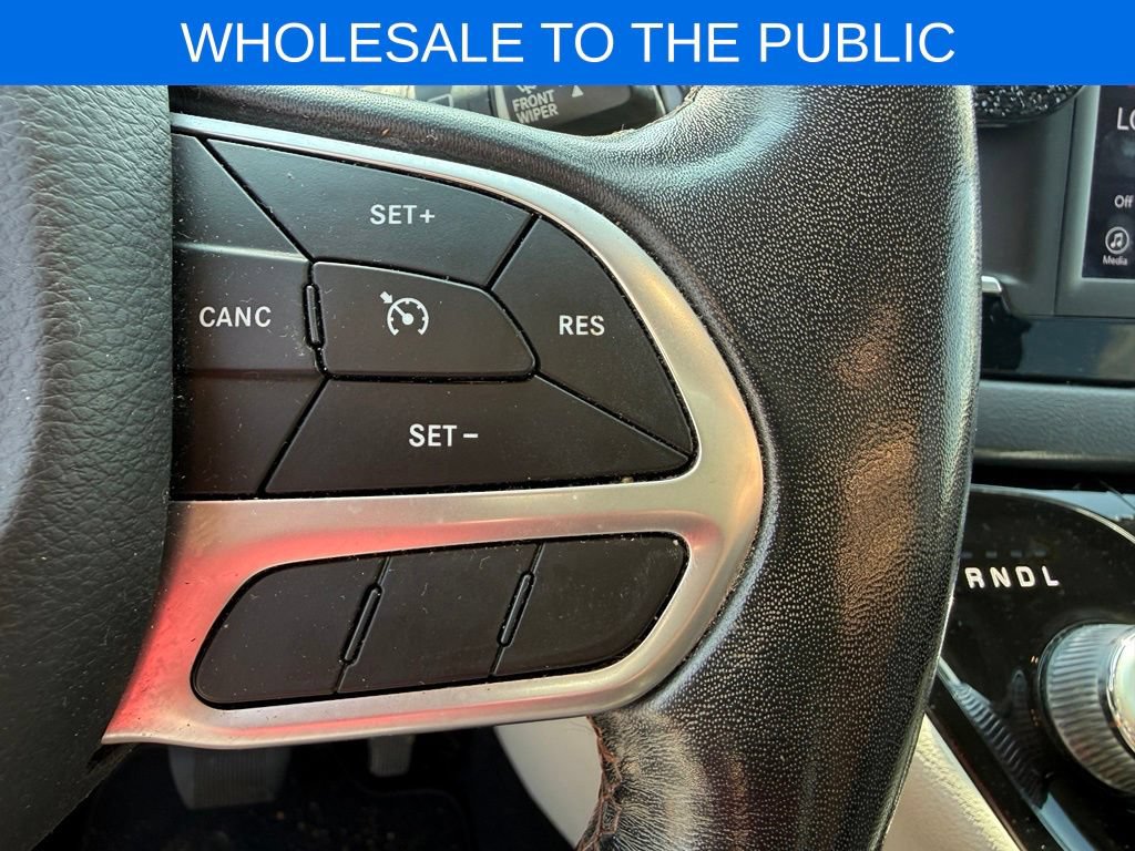 Used 2020 Chrysler Pacifica Touring-L FWD image 15