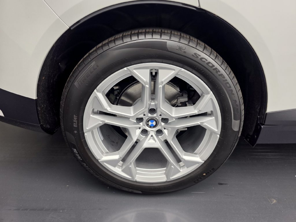 New 2027 BMW X5 xDrive50e w/ Climate Package AWD/4WD image 6