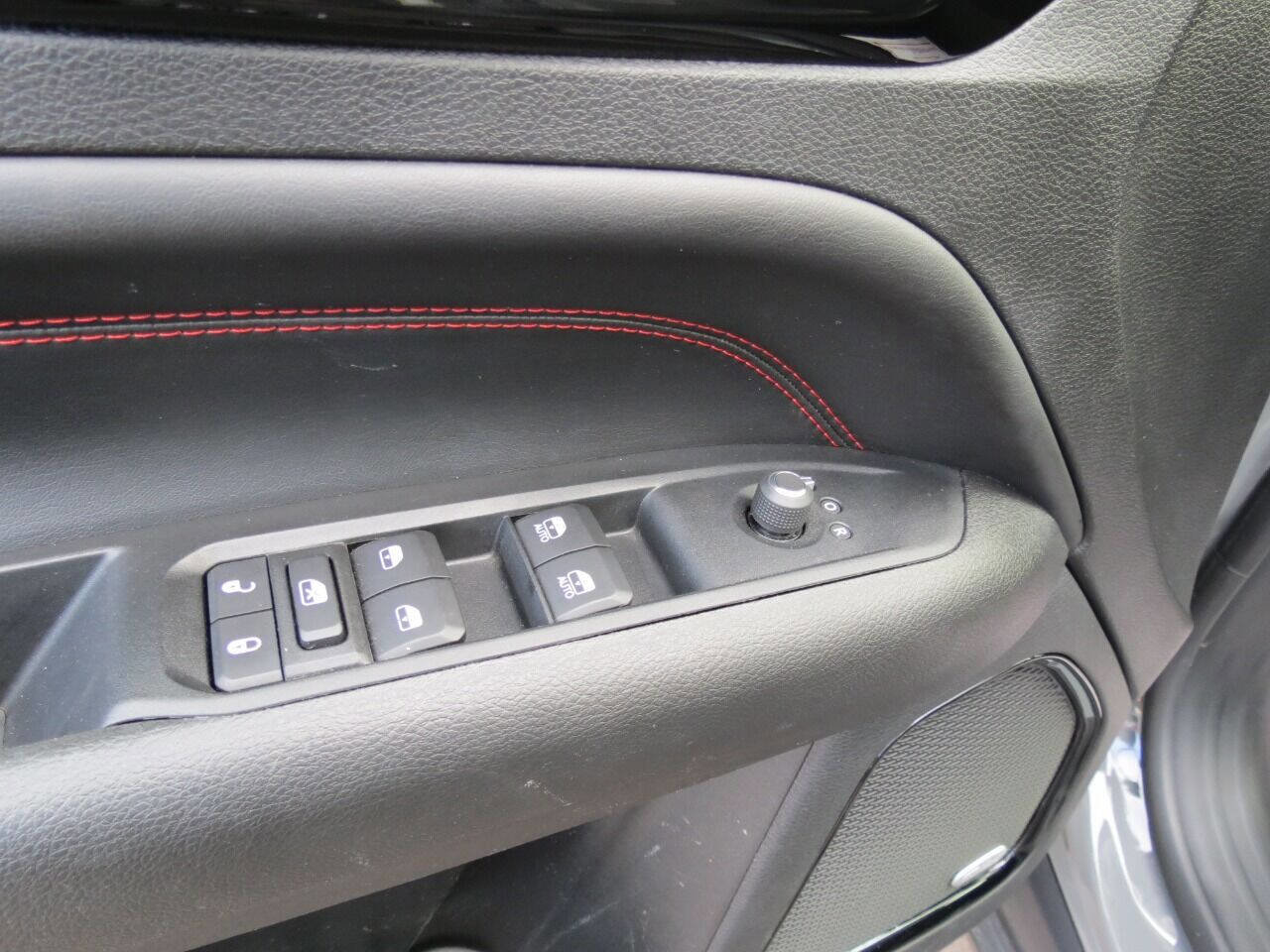 Used 2022 Jeep Compass Trailhawk w/ Sun and Sound Group image 7