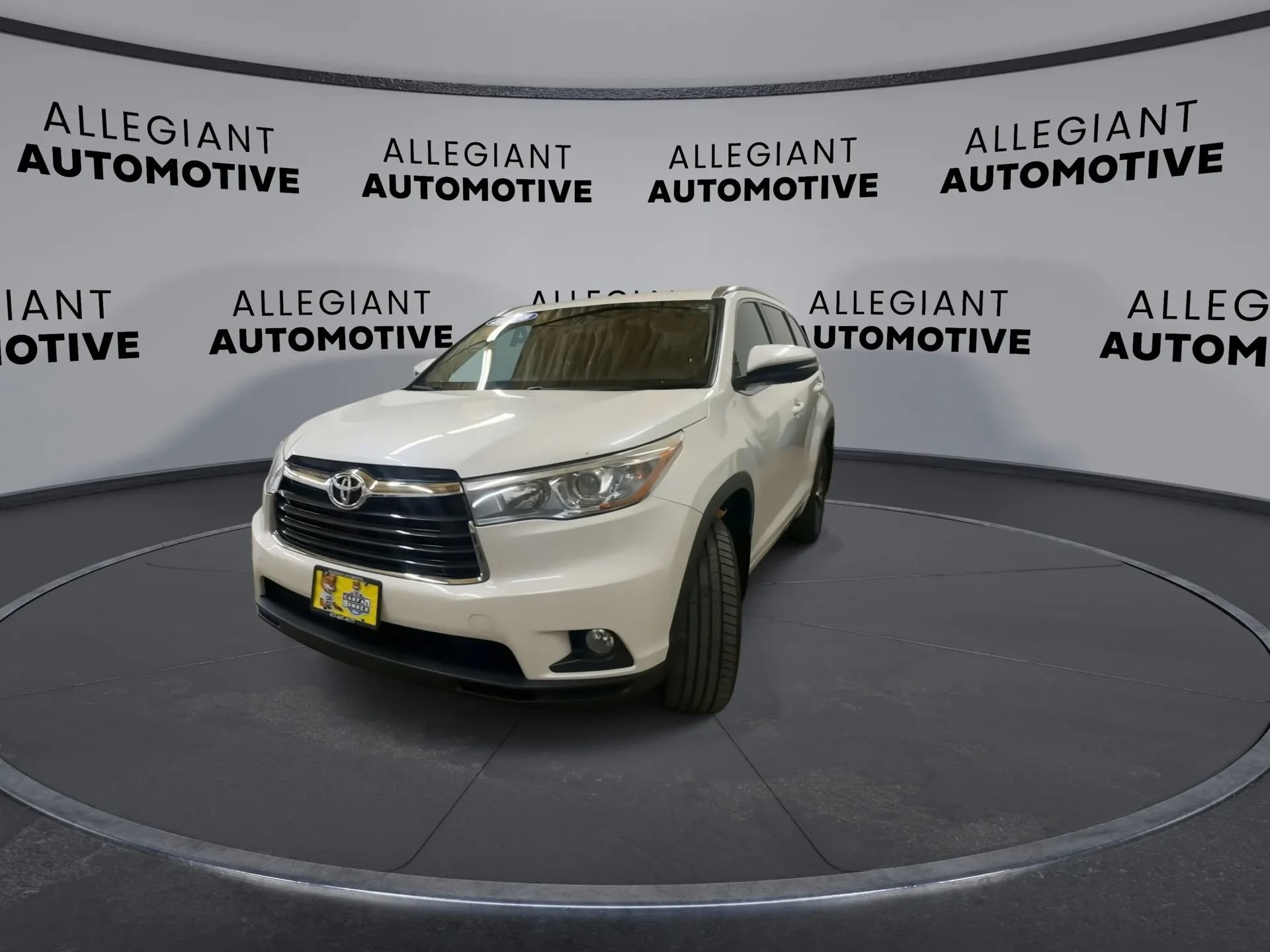 Used 2016 Toyota Highlander XLE image 5