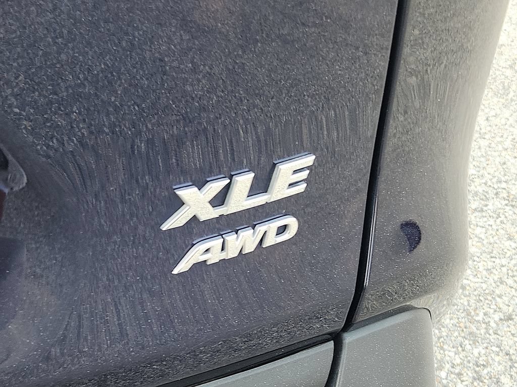 Used 2025 Toyota RAV4 XLE AWD/4WD image 30