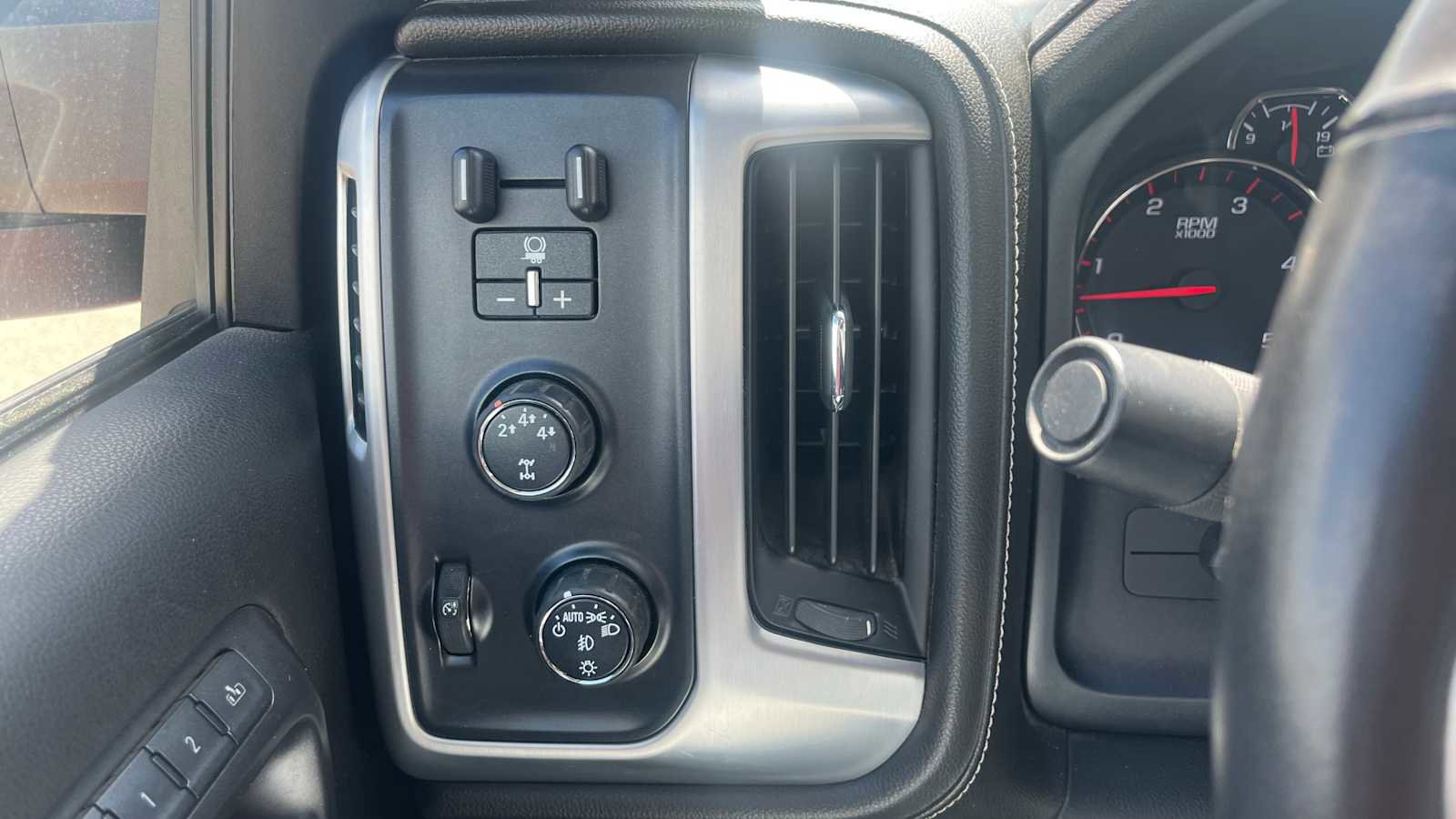 Used 2016 GMC Sierra 2500 SLT w/ Duramax Plus Package image 13