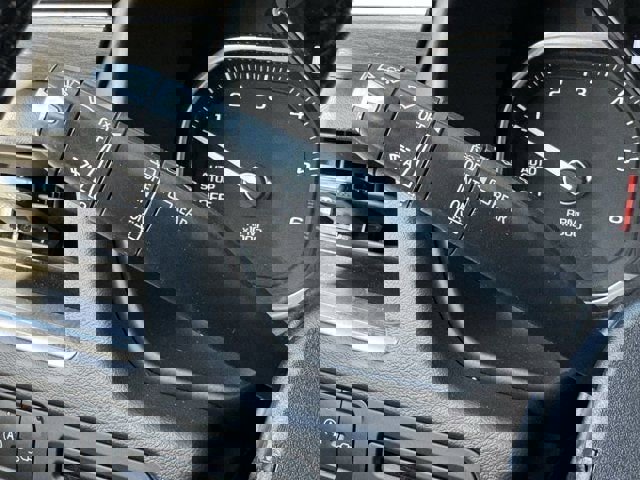 Used 2021 GMC Yukon SLT w/ SLT Premium Package image 24