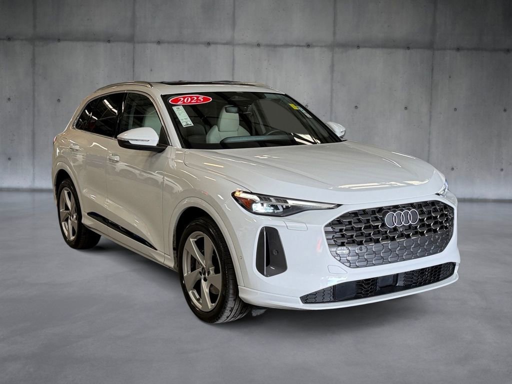 Certified 2025 Audi Q5 Premium Plus w/ Premium Plus image 7