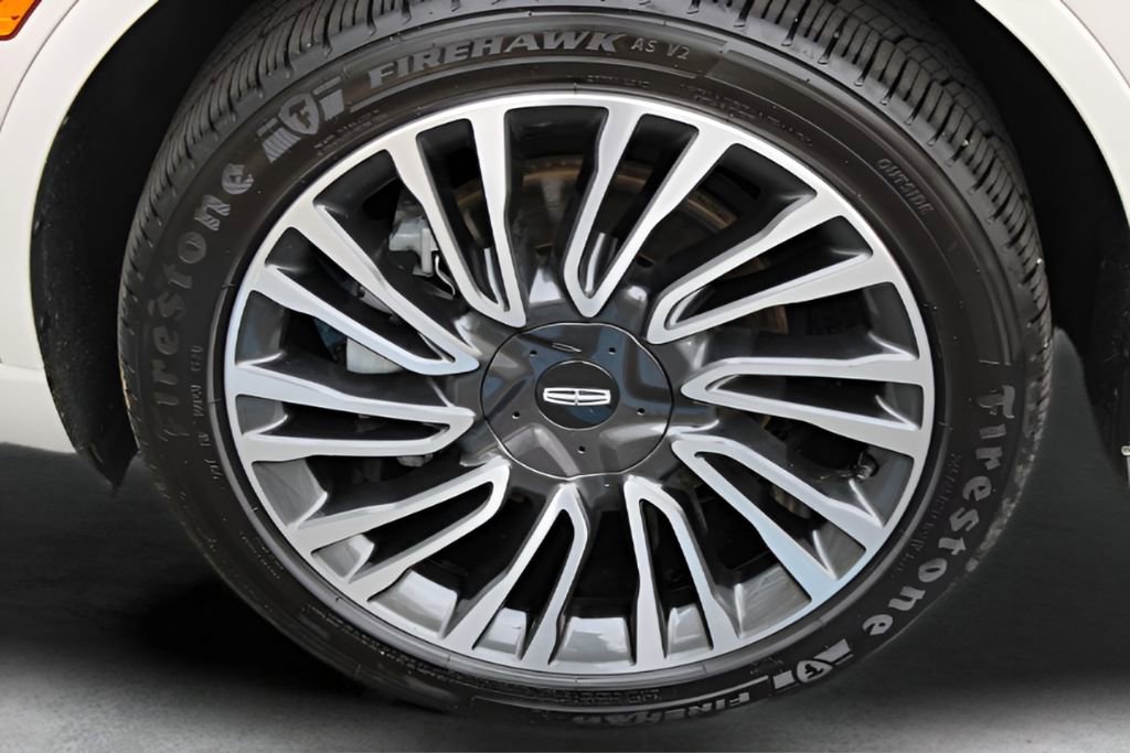 Used 2022 Lincoln Corsair Grand Touring w/ Elements Technology Bundle image 2