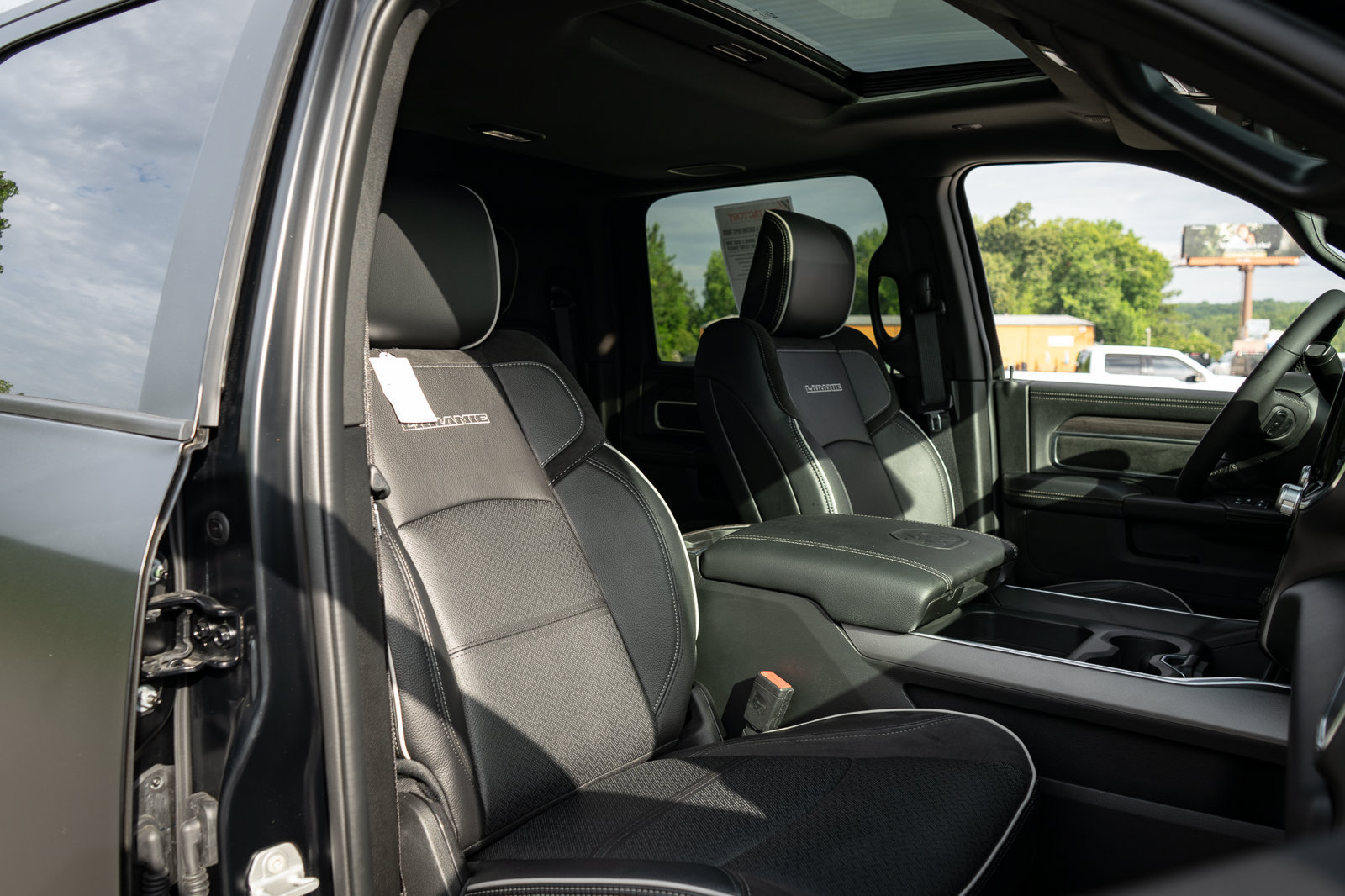 New 2026 RAM 2500 Laramie w/ Night Edition AWD/4WD image 39