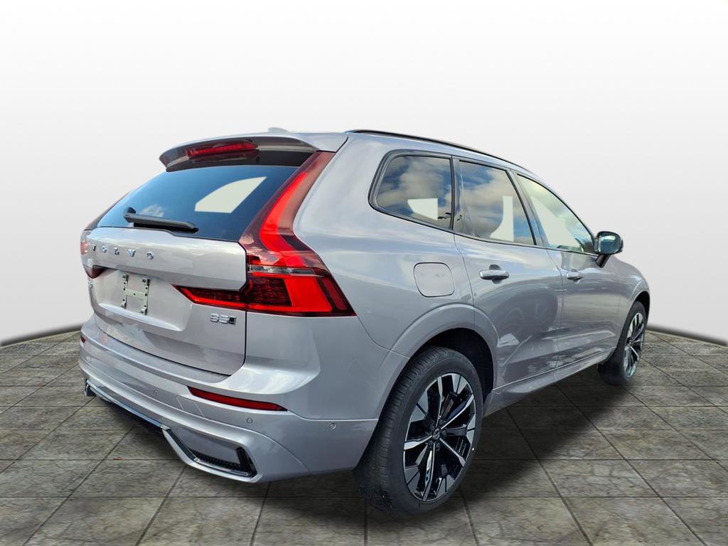 New 2026 Volvo XC60 B5 Ultra w/ Climate Package image 2
