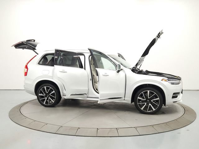 Used 2024 Volvo XC90 B6 Plus image 16