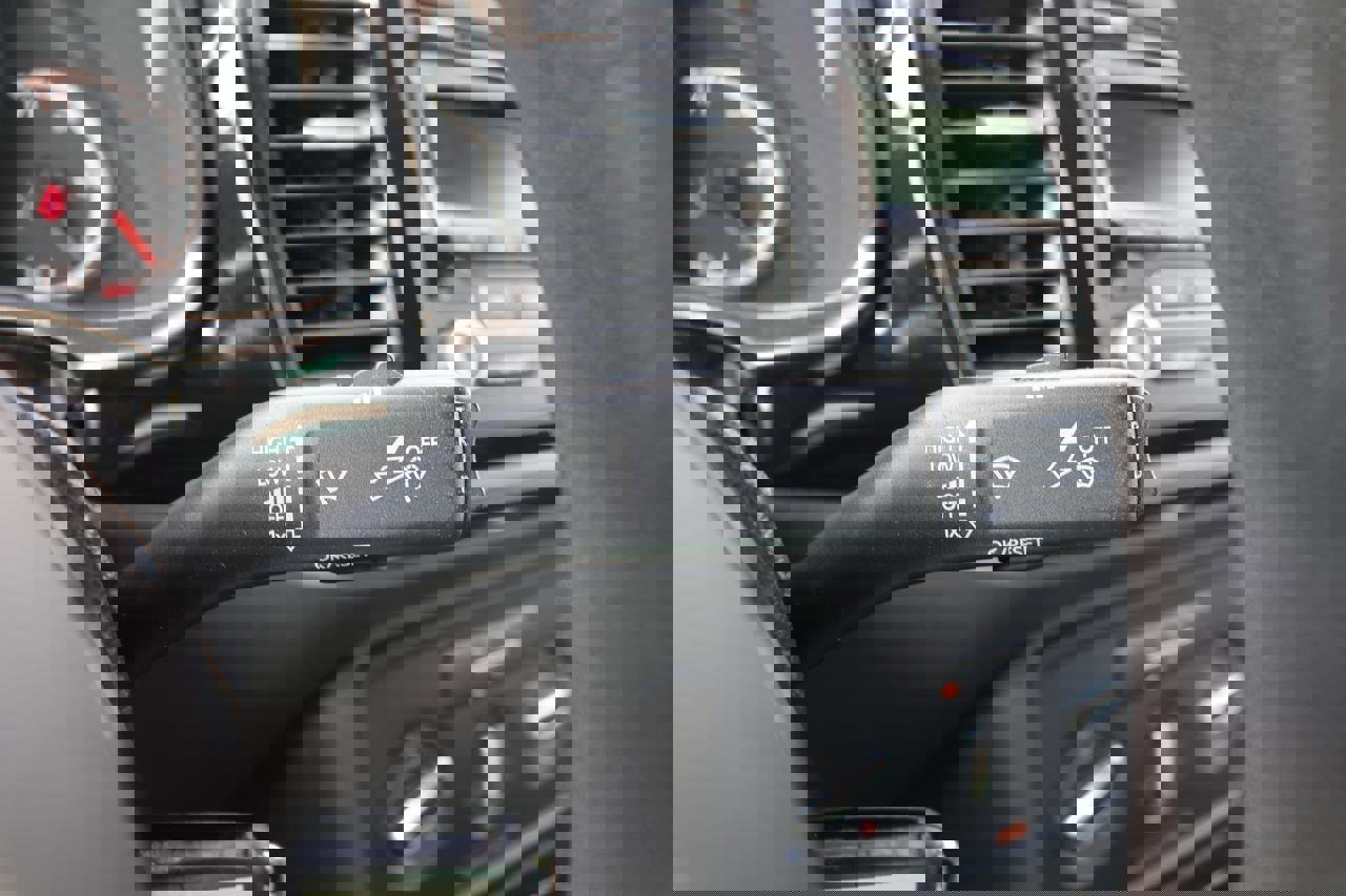 Used 2013 Volkswagen Beetle 2.5 image 25