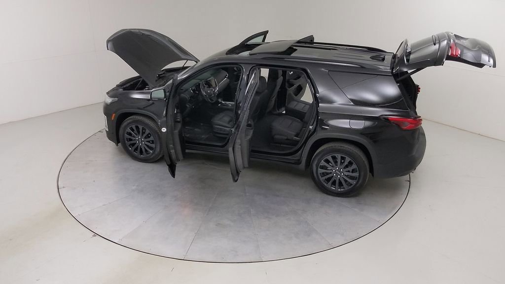 Used 2023 Chevrolet Traverse RS AWD/4WD image 56