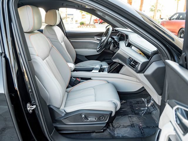 Used 2024 Audi Q8 e-tron Prestige w/ Prestige Package image 30