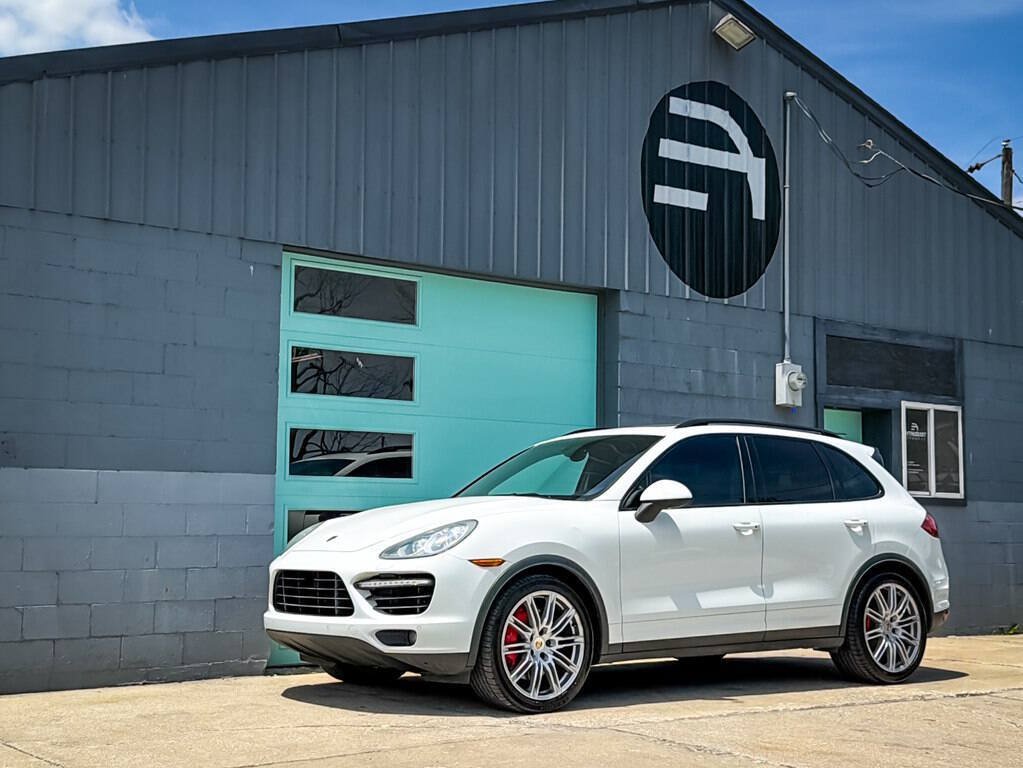 Used 2013 Porsche Cayenne Turbo w/ Premium Pkg Plus AWD/4WD image 2