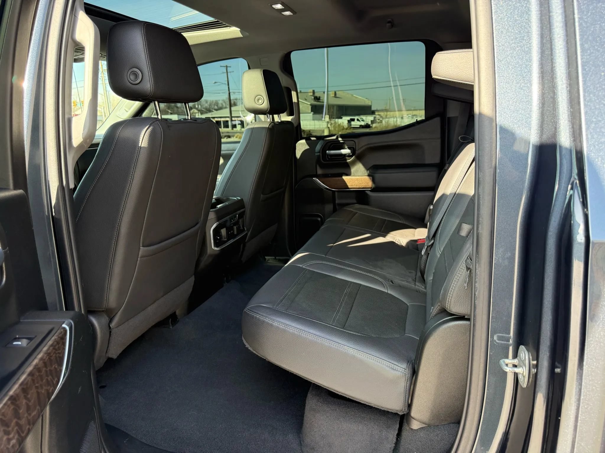 Used 2021 GMC Sierra 1500 Denali w/ Denali Ultimate Package AWD/4WD image 12