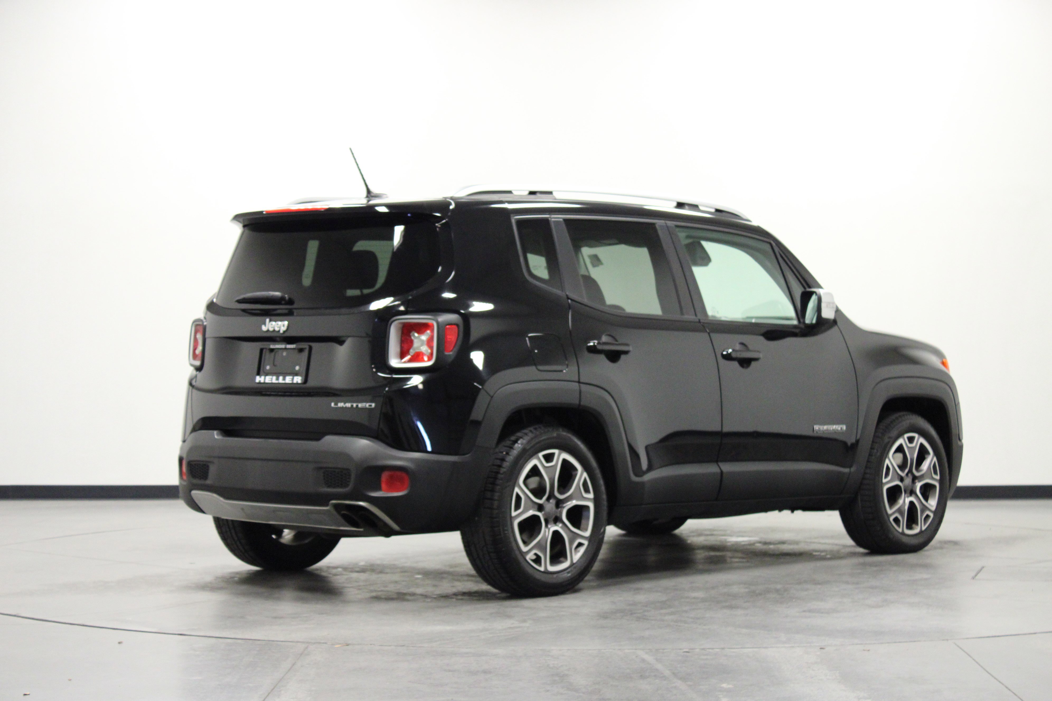 Used 2015 Jeep Renegade Limited w/ Safety & Security Group I image 4