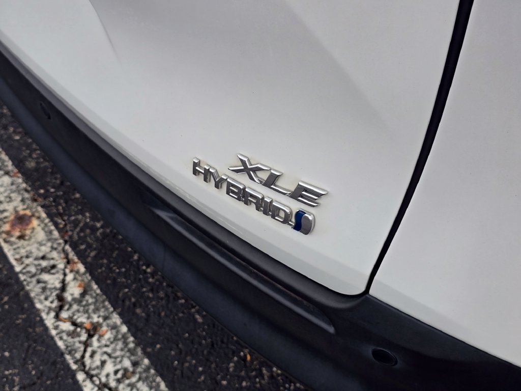 Certified 2022 Toyota Sienna XLE w/ XLE Plus Package FWD image 12
