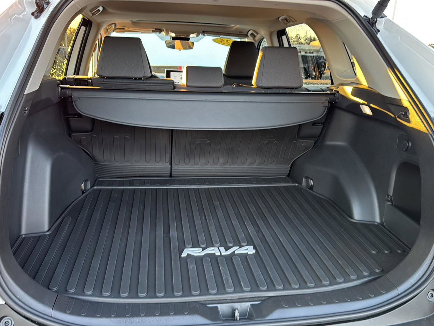 Used 2025 Toyota RAV4 XLE image 30