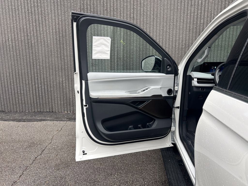 New 2026 Lincoln Navigator Black Label AWD/4WD image 16
