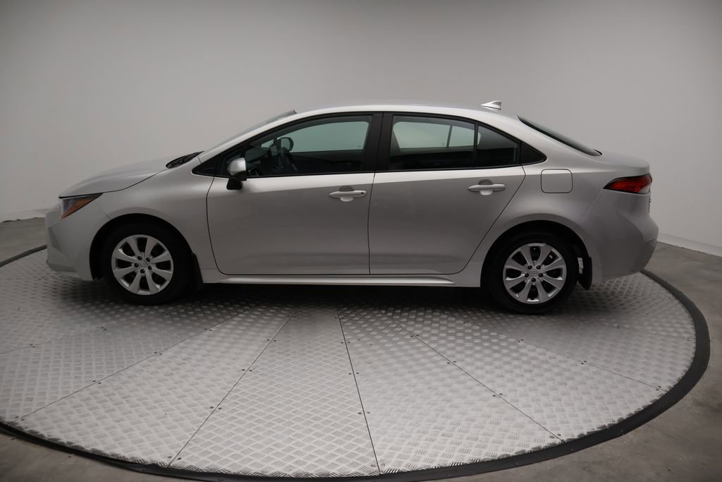Used 2025 Toyota Corolla LE FWD image 12