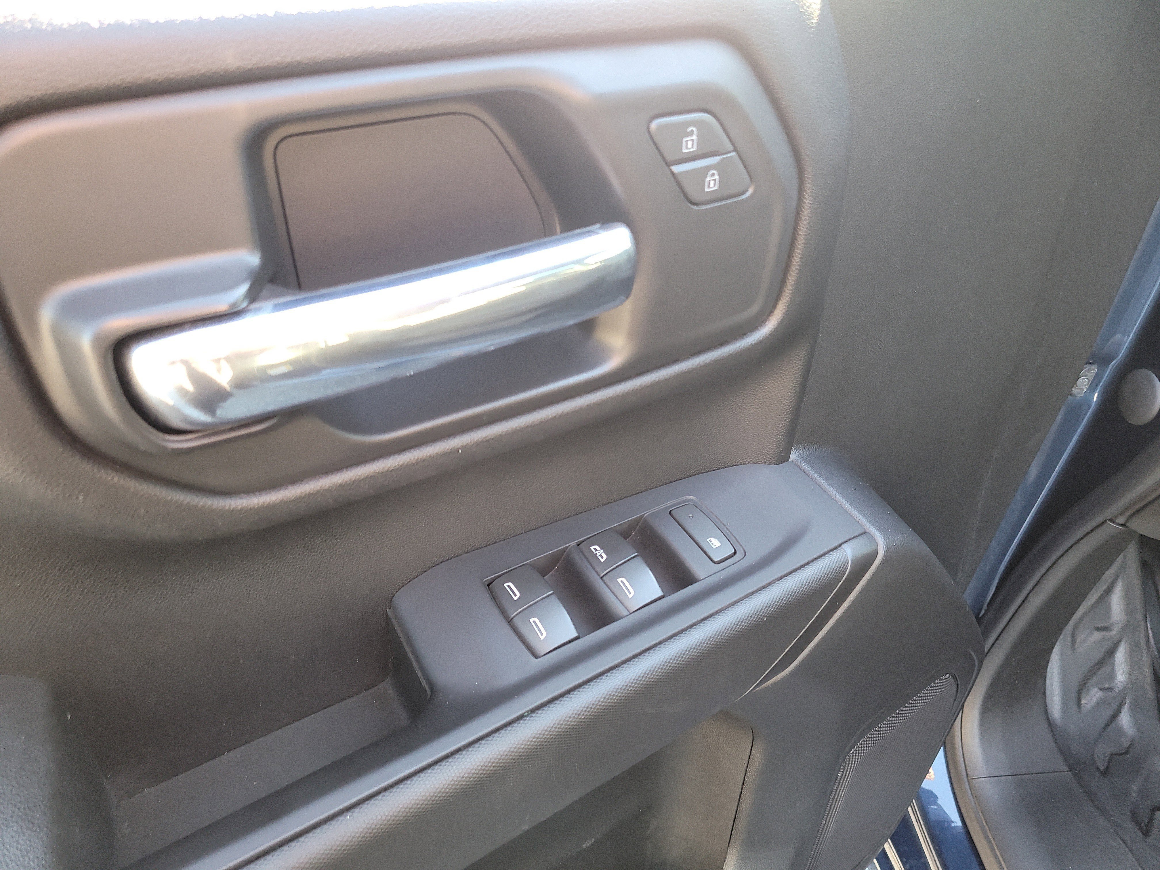 Used 2023 Chevrolet Silverado 1500 W/T image 17