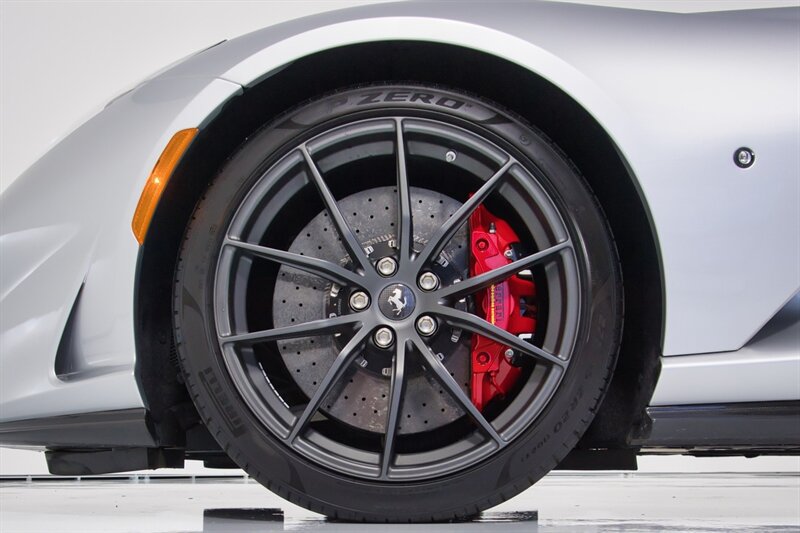 Used 2023 Ferrari 812 GTS RWD image 9