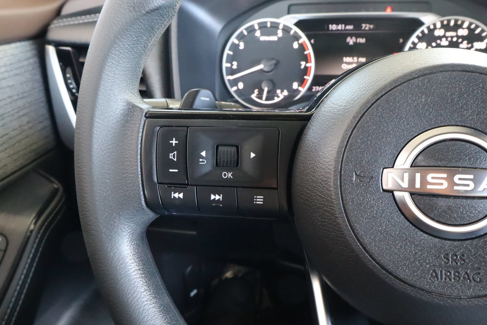 Used 2023 Nissan Rogue SV FWD image 24
