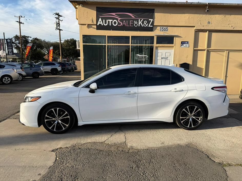 Used 2020 Toyota Camry SE FWD image 7