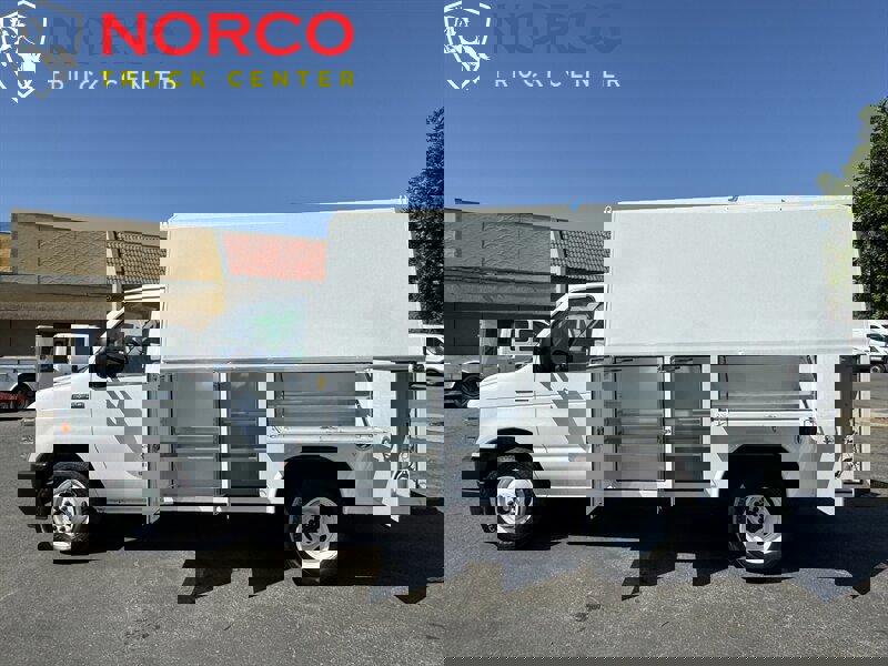 Used 2023 Ford E-350 and Econoline 350 Super Duty w/ Power Windows & Locks Group image 7