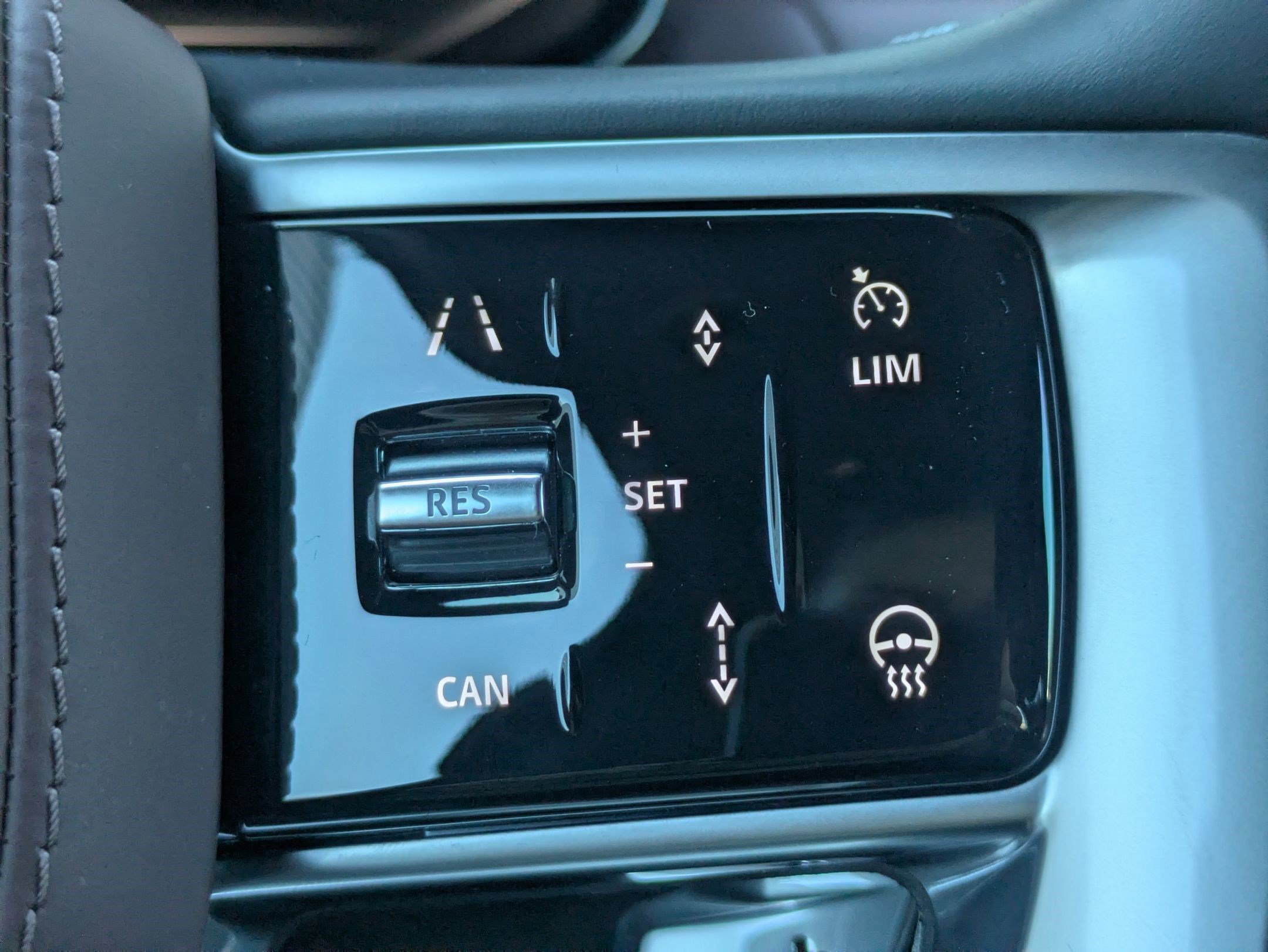 Certified 2024 Land Rover Range Rover Autobiography image 17