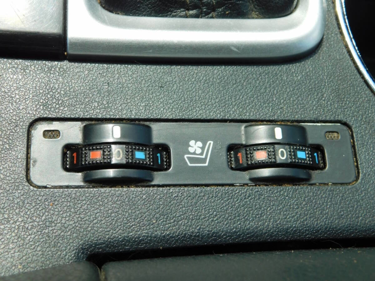 Used 2014 Toyota Highlander Limited image 18