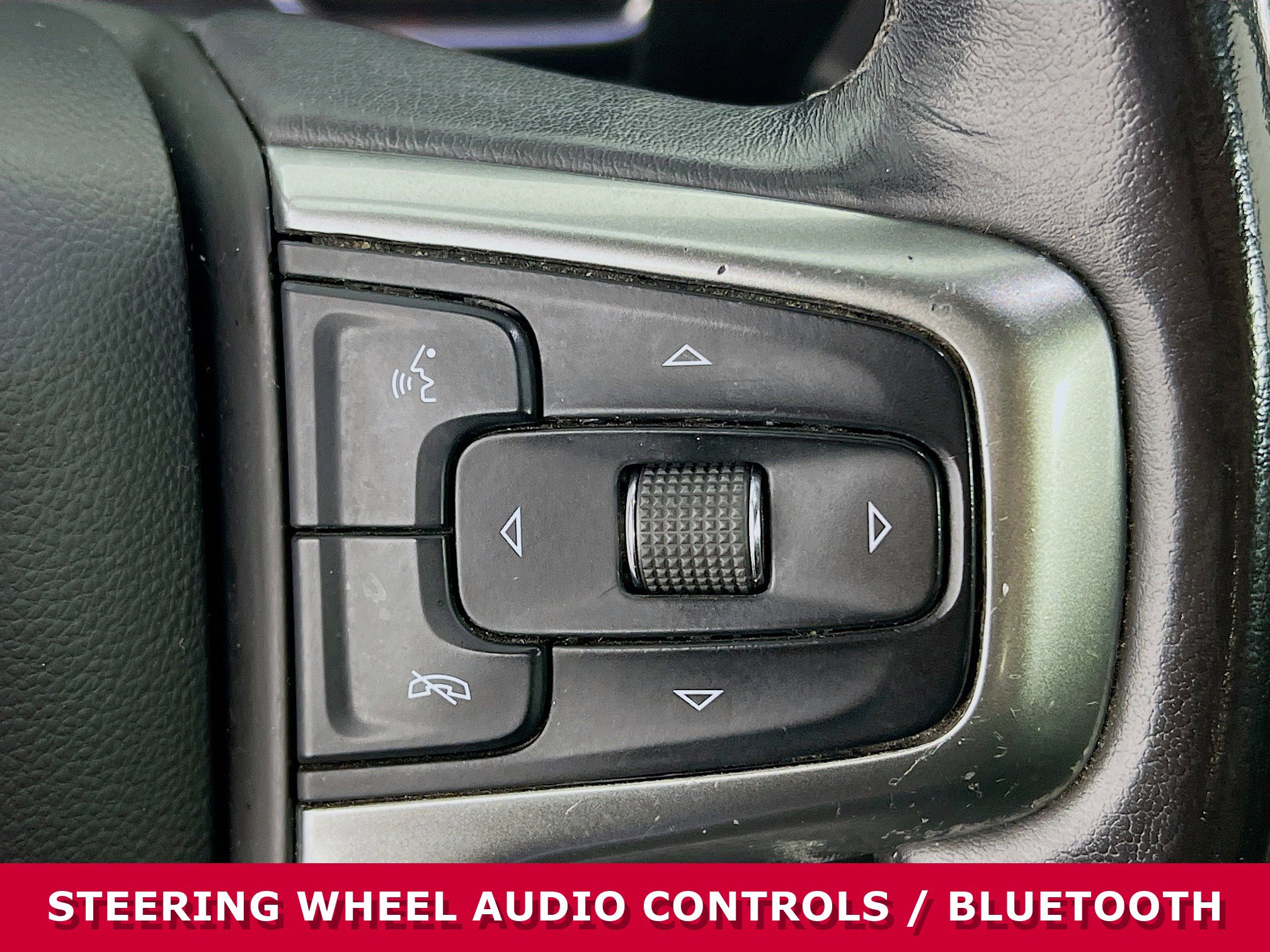 Used 2020 Chevrolet Silverado 2500 LTZ w/ LTZ Premium Package image 16