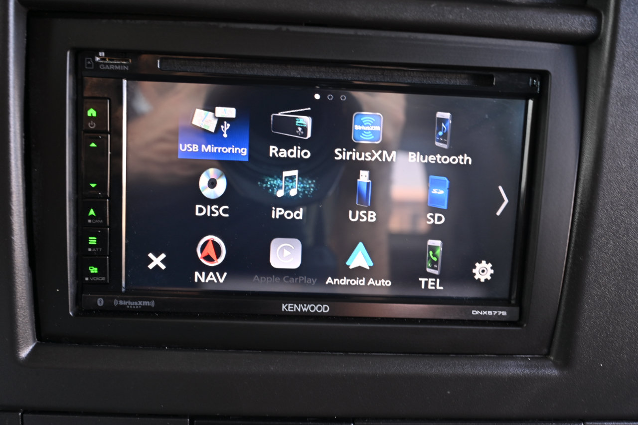 Used 2022 Chevrolet Express 2500 w/ Driver Convenience Package RWD image 16