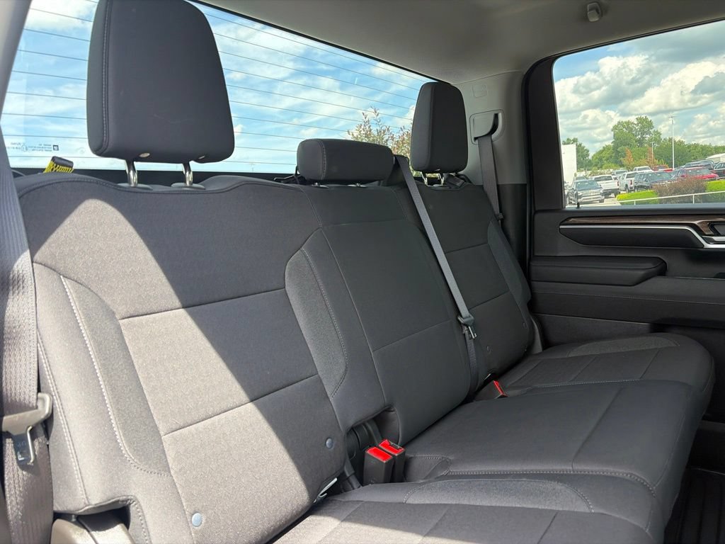 Used 2025 Chevrolet Silverado 2500 LT w/ Convenience Package AWD/4WD image 34