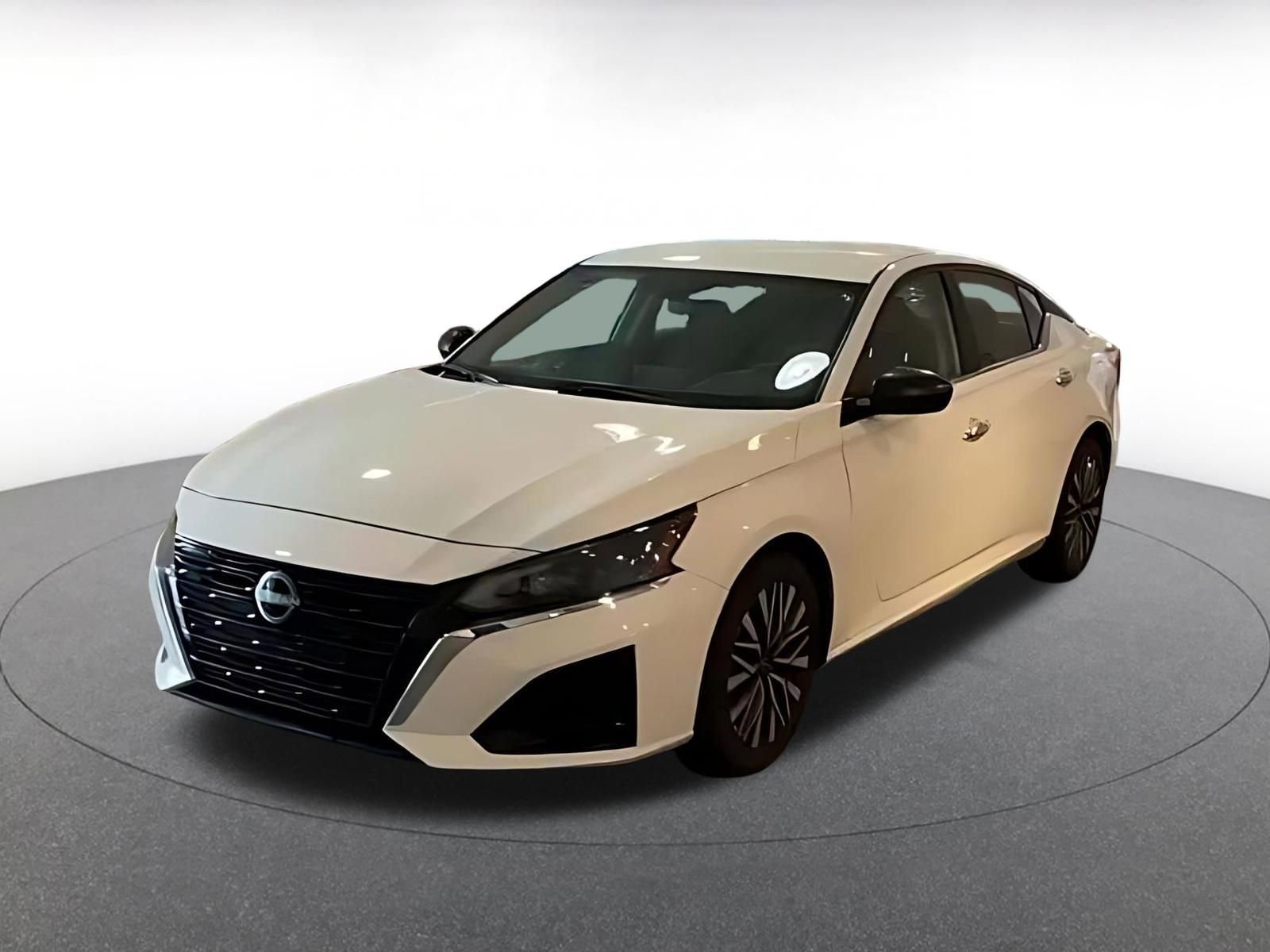 Used 2025 Nissan Altima 2.5 SV FWD image 4