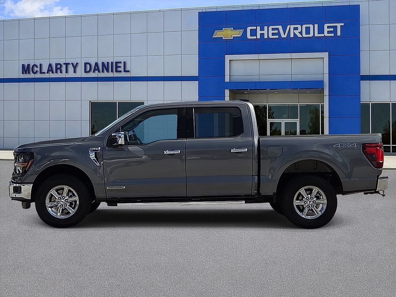 Used 2025 Ford F150 XLT w/ Equipment Group 302A MID AWD/4WD image 3