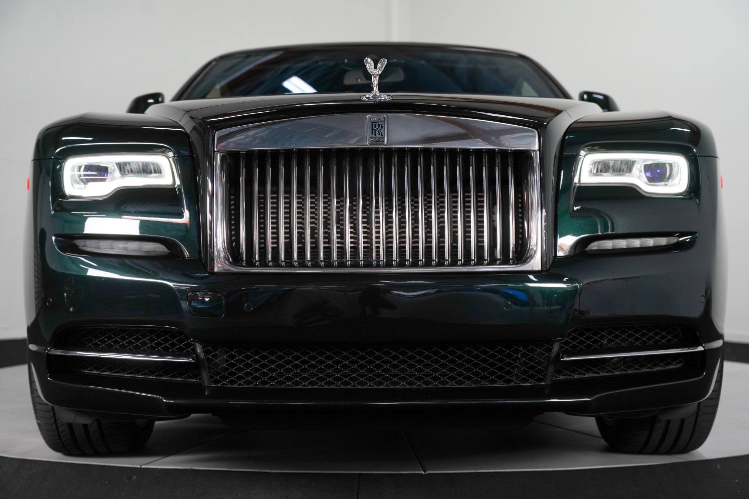 Used 2017 Rolls-Royce Wraith RWD image 17