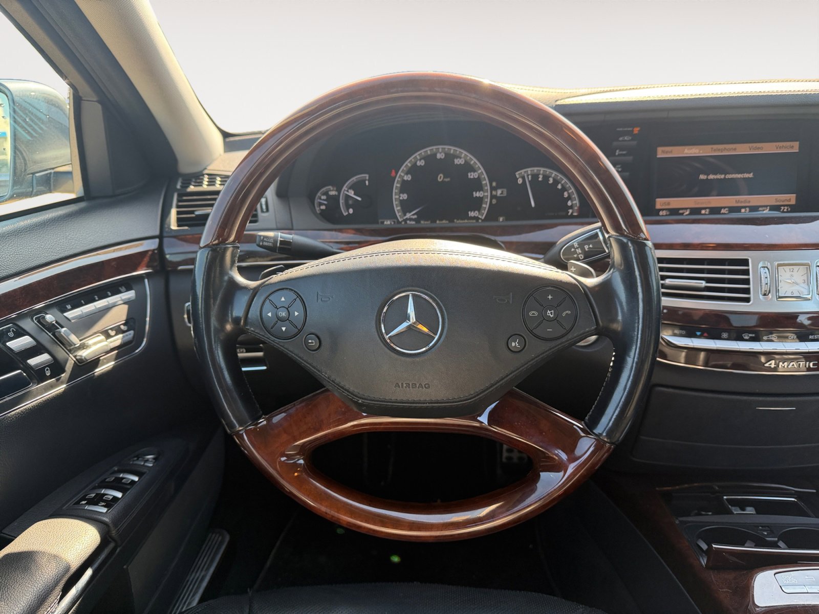 Used 2011 Mercedes-Benz S 550 4MATIC image 12