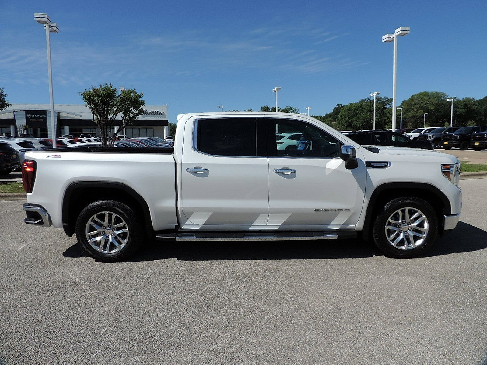 Certified 2021 GMC Sierra 1500 SLT image 4