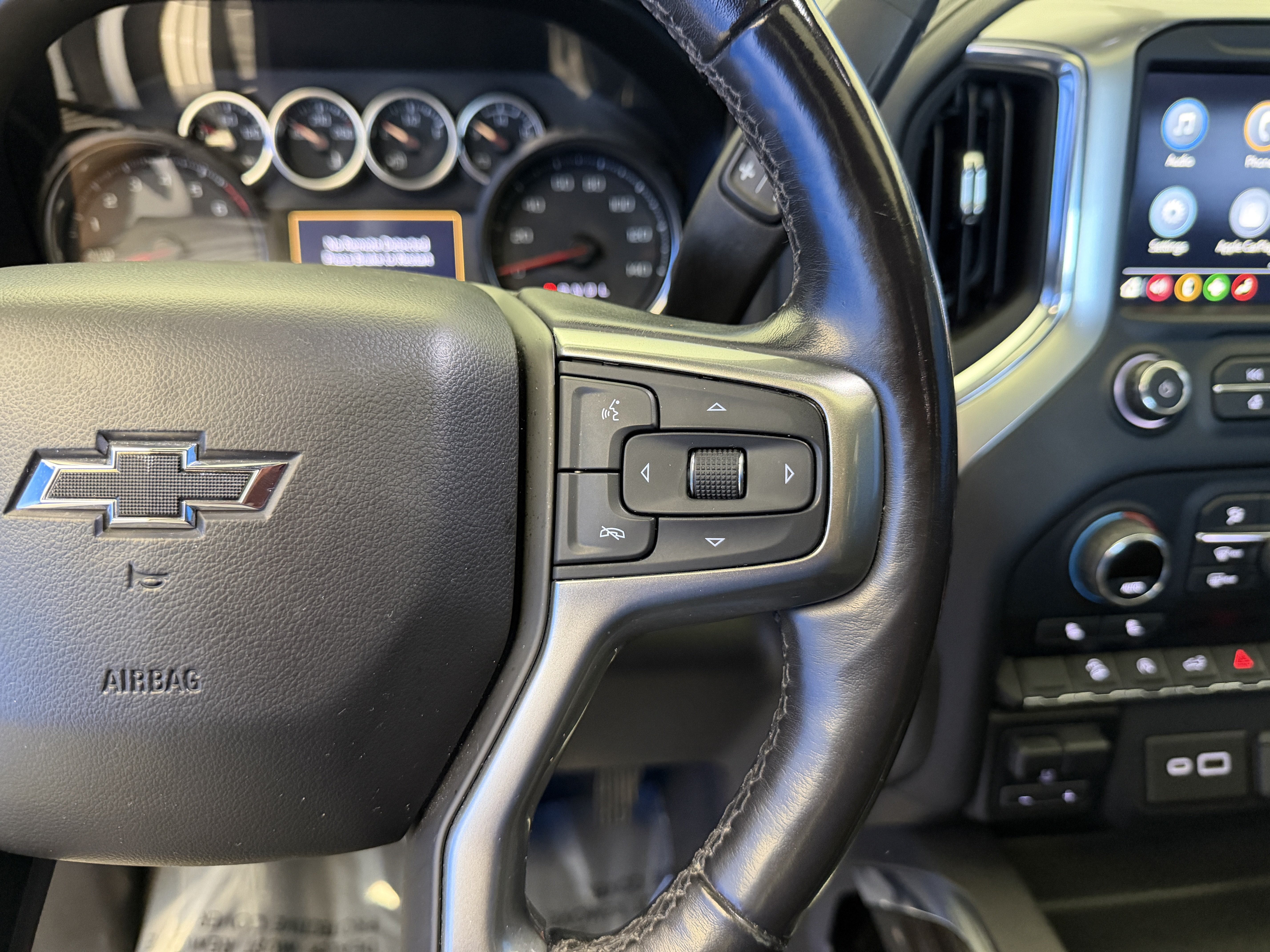 Used 2021 Chevrolet Silverado 1500 LT Trail Boss w/ Convenience Package II AWD/4WD image 19